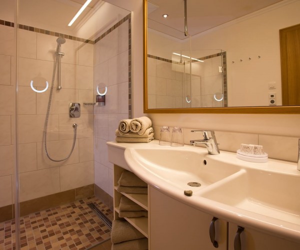 Großzügiges Badezimmer