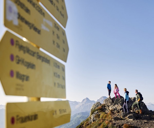 Wegweiser im Almengebiet © Armin Walcher