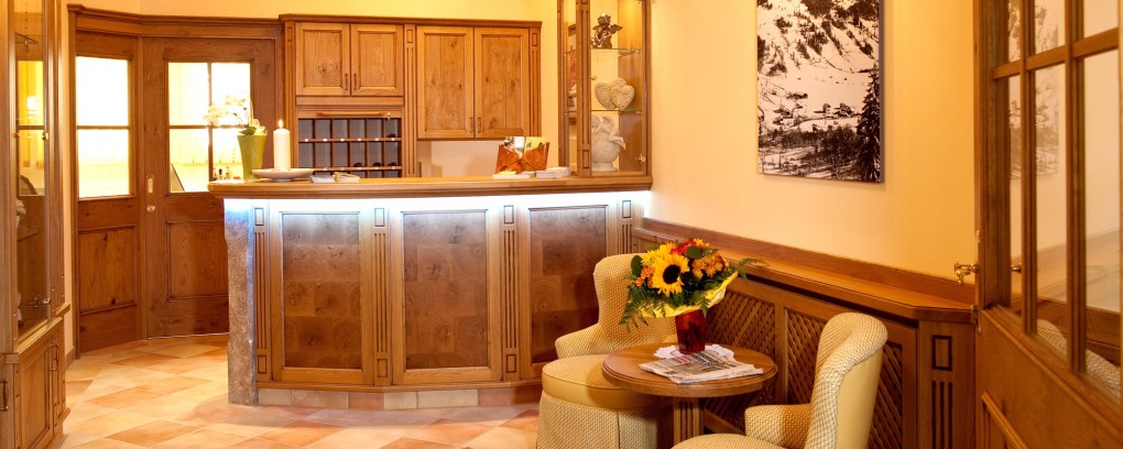 Rezeption im Aparthotel Montana in Kleinarl