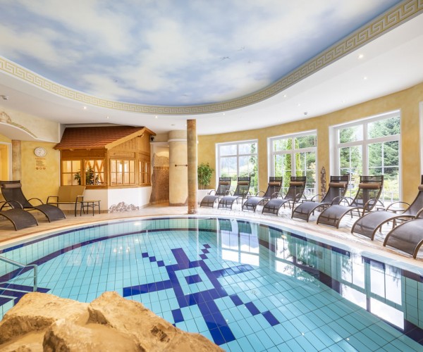 Hallenbad im Aparthotel Montana